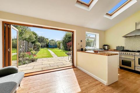 2 Sylvan Close, South Croydon, CR2 8DS