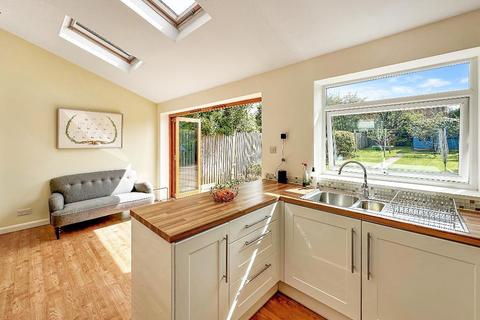 2 Sylvan Close, South Croydon, CR2 8DS