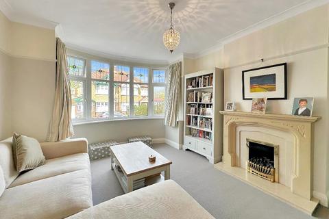 2 Sylvan Close, South Croydon, CR2 8DS