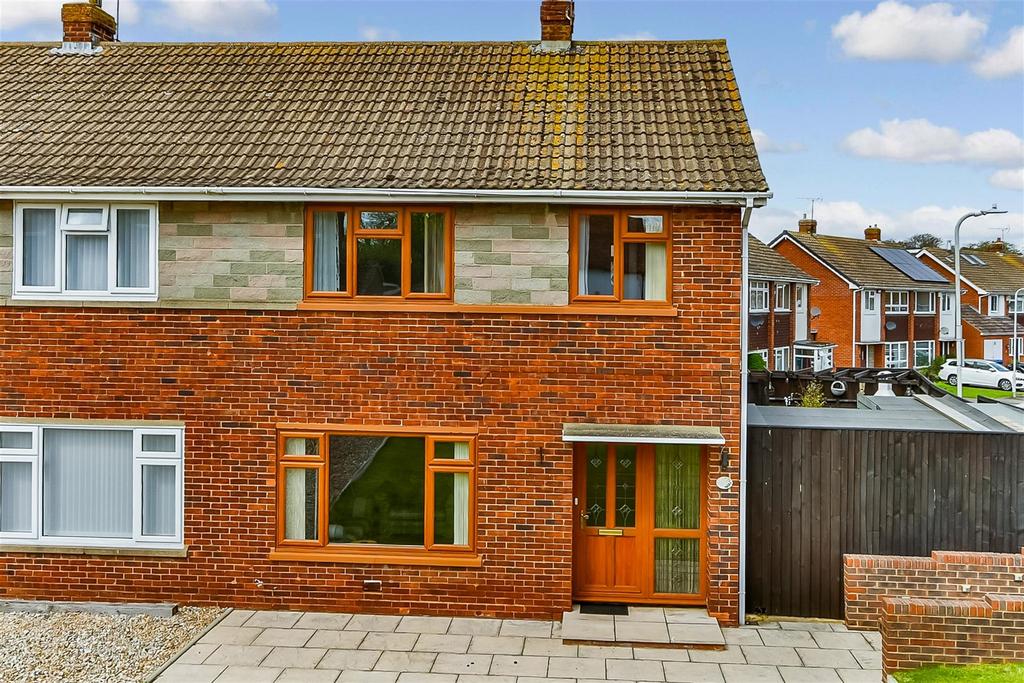 Lower Road, Faversham, Kent 3 bed semidetached house for sale £400,000
