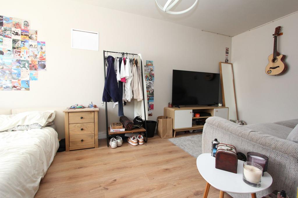 Second Reception / 5th Bedroom