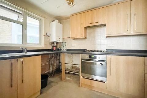 2 bedroom flat for sale, Gillingham Road, Gillingham, Kent, ME7