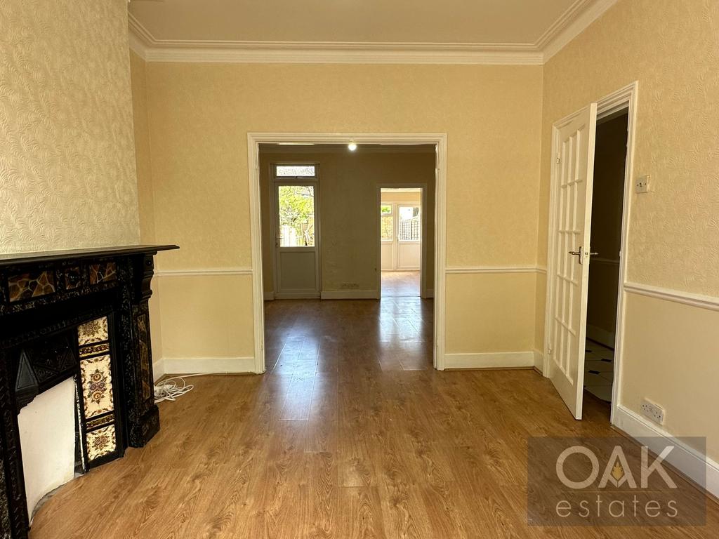 Titchfield Road, Enfield EN3 3 bed terraced house £2,350 pcm (£542 pw)