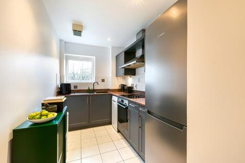 2 bedroom flat for sale, Highfield Close, Hither Green , London, SE13