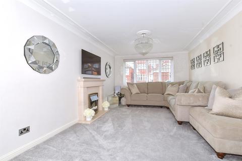 3 bedroom detached house for sale, Reeves Court, East Malling, West Malling, Kent