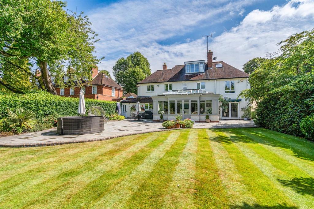Veryan, 13 Brueton Avenue, Solihull, B91 3 EN LO 24
