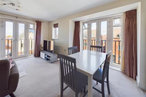 2 bedroom flat for sale, Emery Avenue, Gloucester