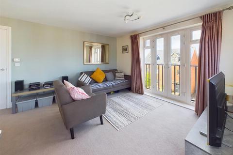 2 bedroom flat for sale, Emery Avenue, Gloucester