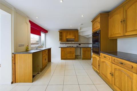 7 Barrington Drive, Hucclecote, Gloucester, GL3 3BS