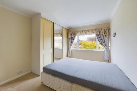 7 Barrington Drive, Hucclecote, Gloucester, GL3 3BS