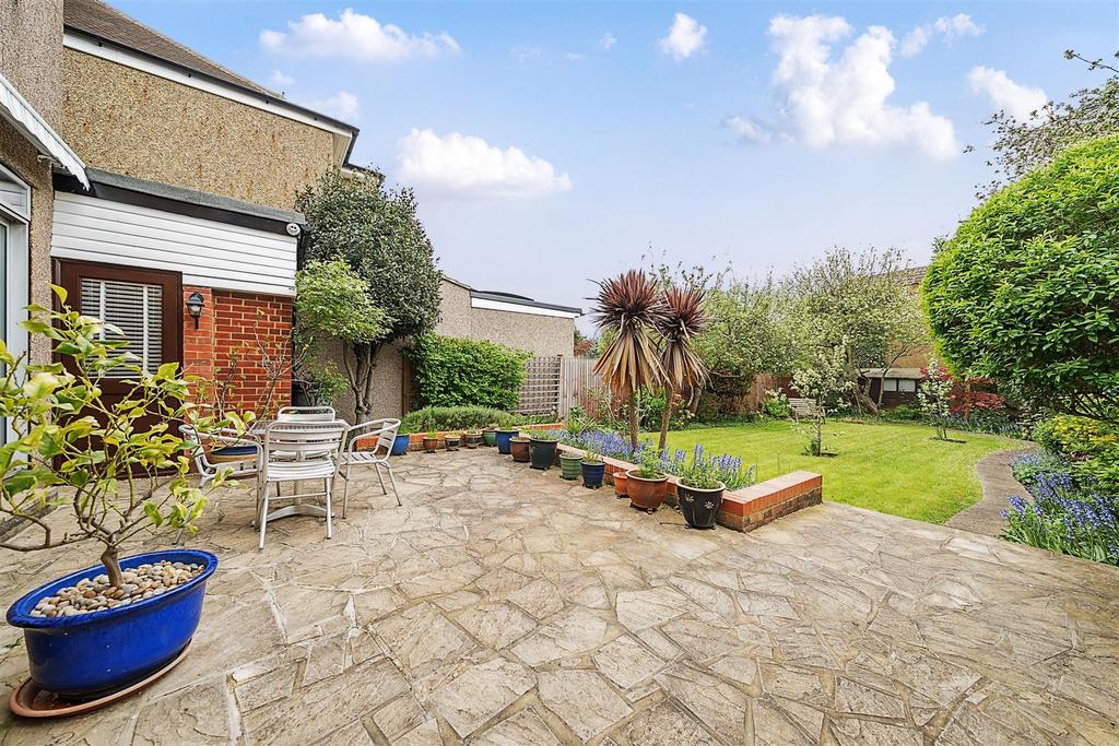 Patio to Garden.jpg
