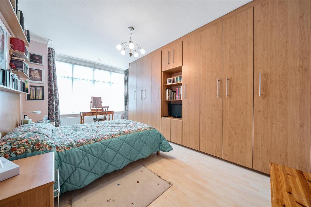 Bedroom 1.jpg