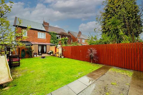 3 bedroom semi-detached house for sale, Abbots Road, Selby
