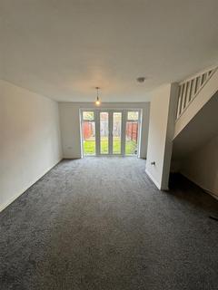 3 bedroom semi-detached house to rent, Sandwell Park, Kingswood, Hull