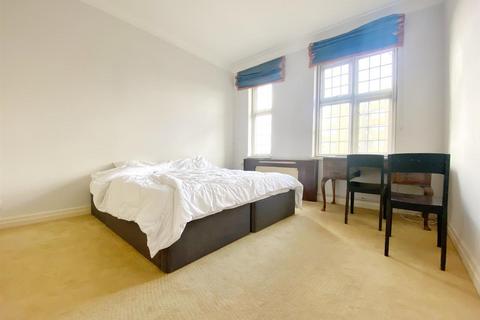2 bedroom flat to rent, Wellington Road, London