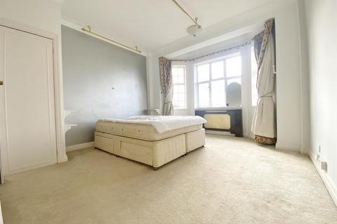 2 bedroom flat to rent, Wellington Road, London