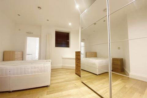1 bedroom flat to rent, West End Lane, London