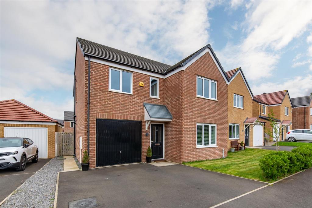 Augusta Park Way, Dinnington, NE13 4 bed detached house for sale £310,000