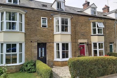 4 bedroom terraced house for sale, Worcester Road, Chipping Norton