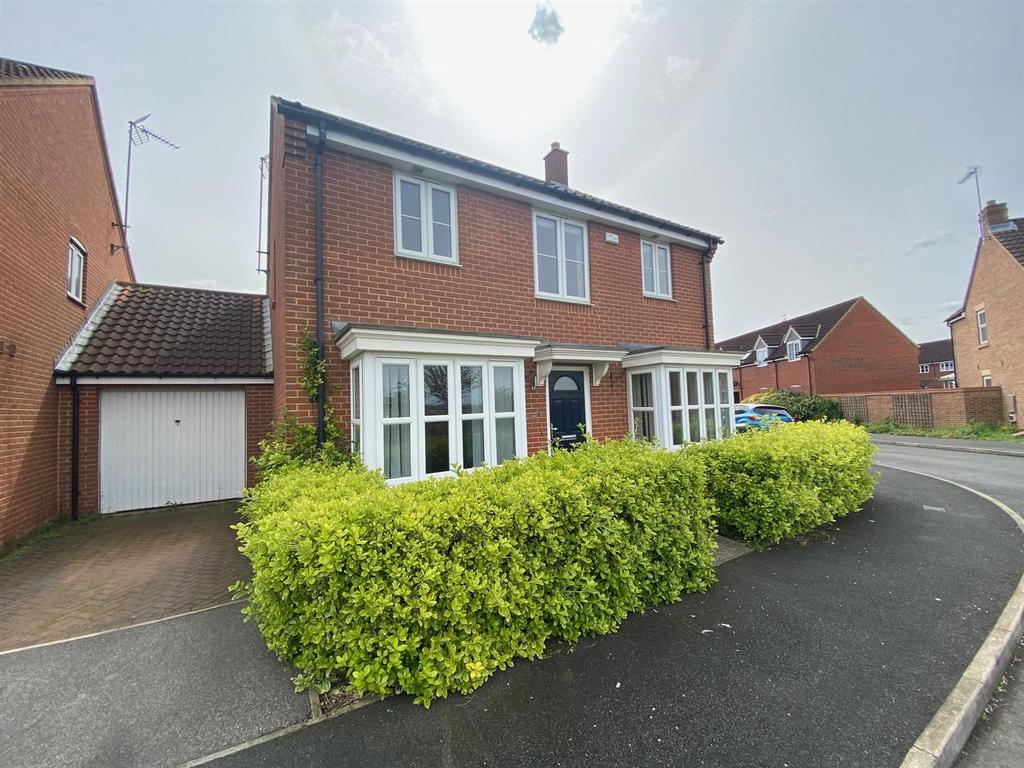 Poppy Close, Yaxley, Peterborough 4 bed detached house for sale £352,800