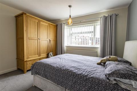 3 bedroom semi-detached house for sale, Bainbridge Road, Bolsover, Chesterfield