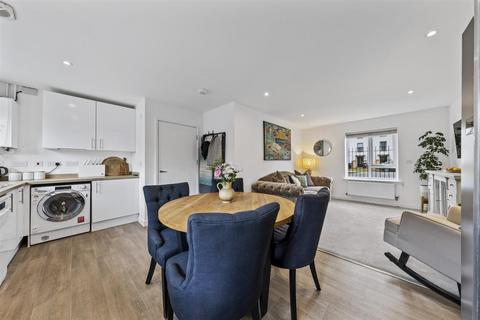 2 bedroom apartment for sale, Barrosa Way, Milton Keynes MK8