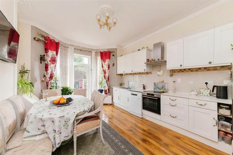 2 bedroom flat for sale, Long Lane, Finchley