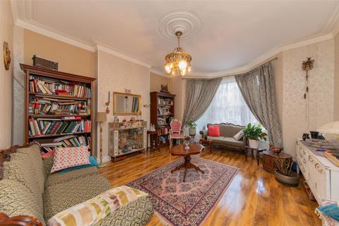 2 bedroom flat for sale, Long Lane, Finchley