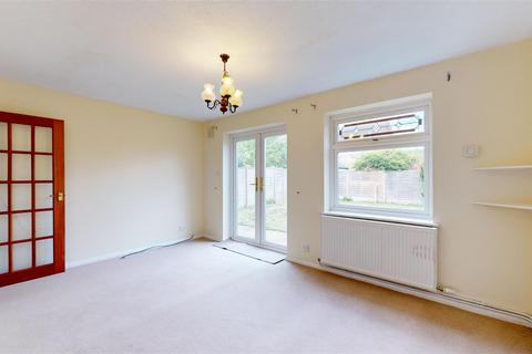 3 bedroom semi-detached house to rent, Ash Place, Stamford