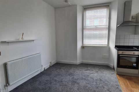 1 bedroom flat to rent, South Street, Devon TQ2