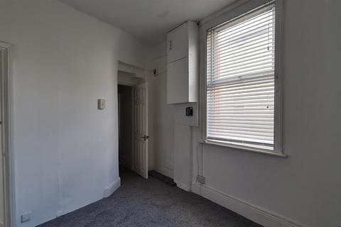 1 bedroom flat to rent, South Street, Devon TQ2