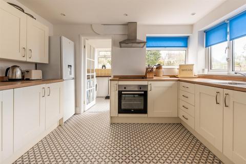 535 Bath Road, Saltford, Bristol, BS31 3JG