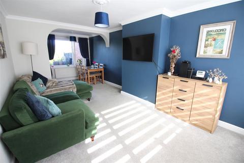 3 bedroom semi-detached house for sale, Kirkby Avenue, Leeds LS25
