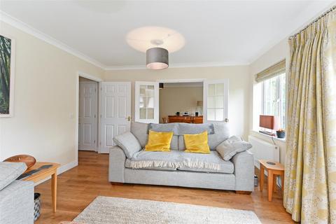 4 bedroom detached house for sale, Caspian Close, Fishbourne, Chichester