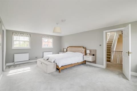 5 bedroom detached house for sale, St. Bernards Road, St. Albans, Hertfordshire, AL3