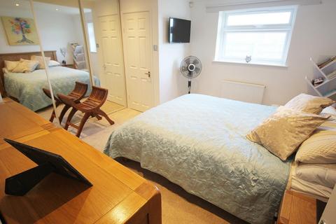 2 bedroom chalet for sale, Chilling Lane, Warsash, Southampton