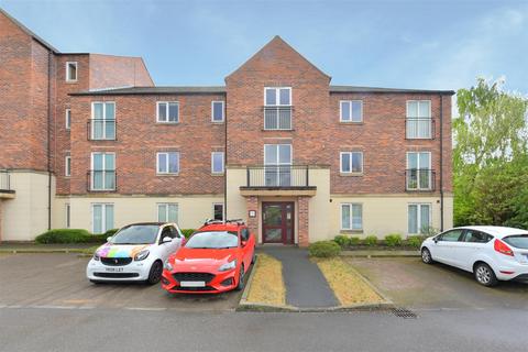 2 bedroom apartment to rent, Curlew House, Heron Court