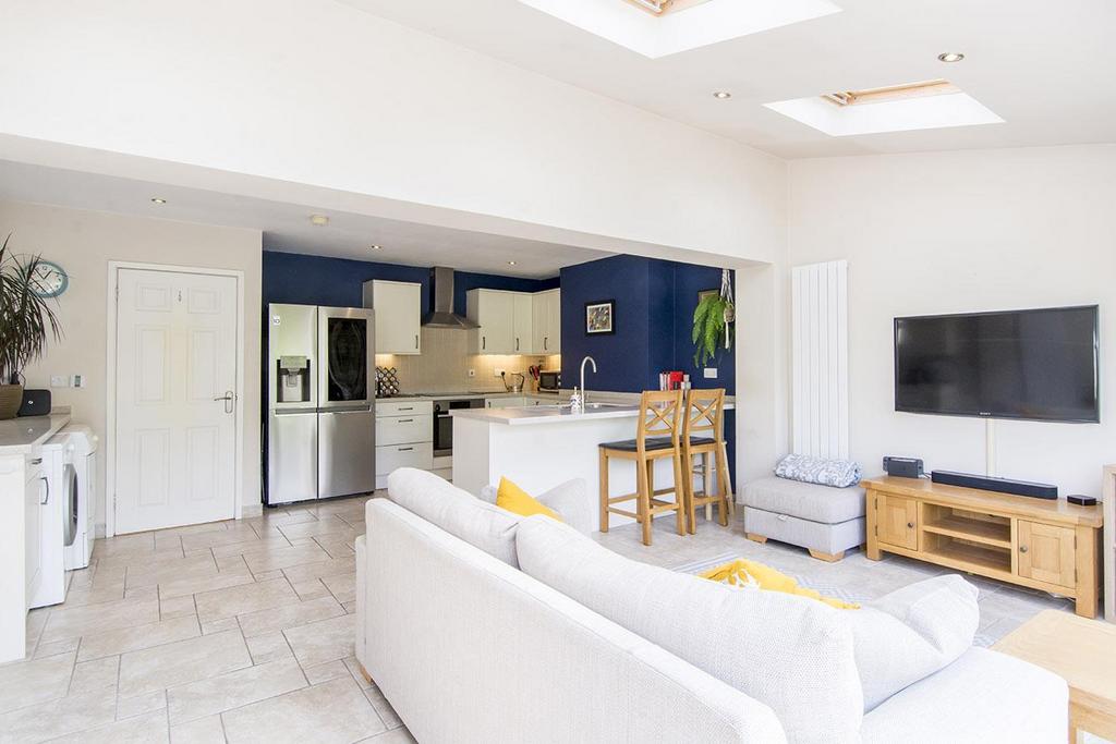 Living/Dining Area