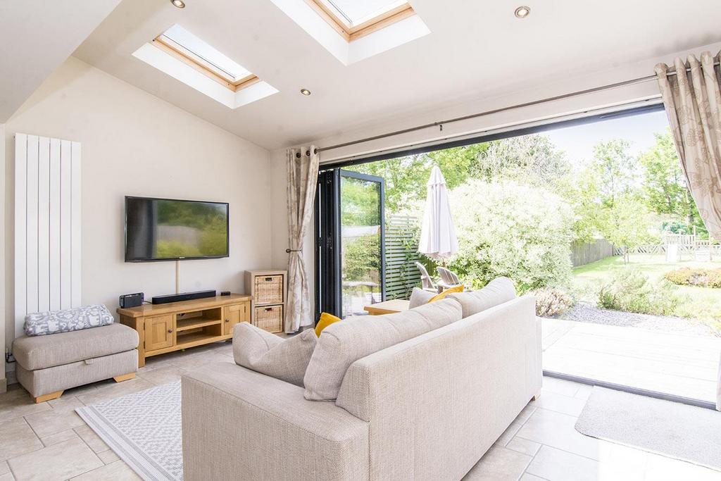 Living/Dining Area