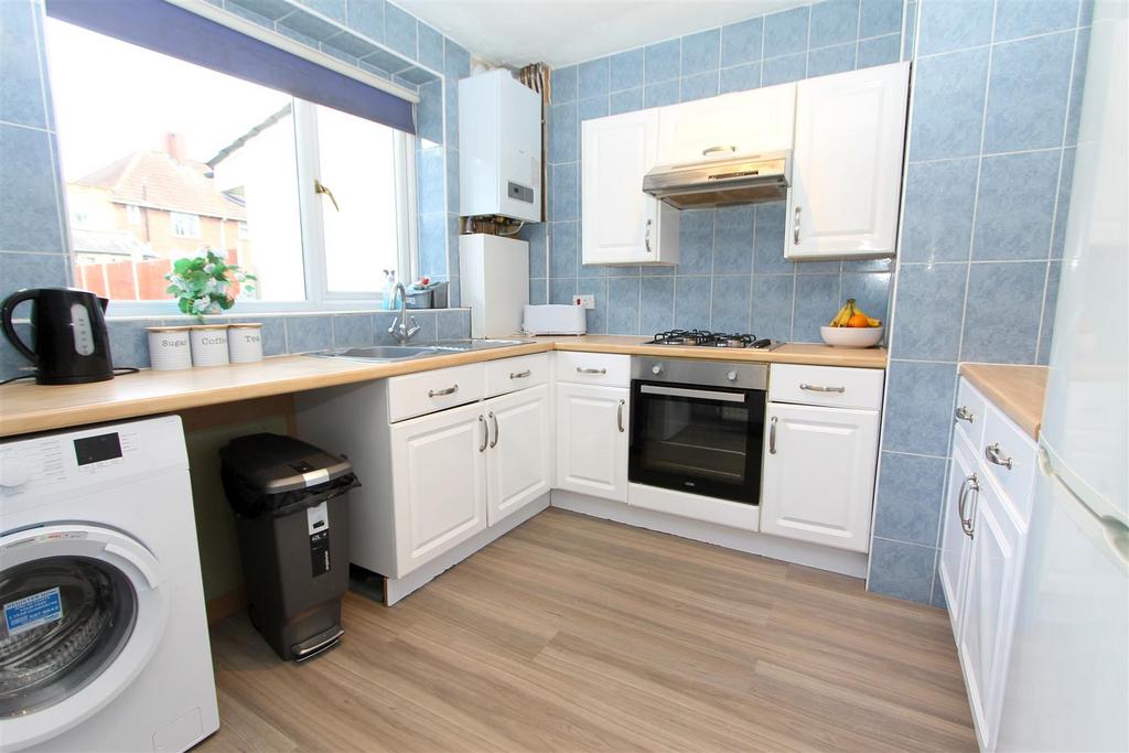 Kitchenw2.JPG