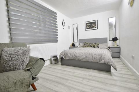2 bedroom apartment for sale, Cruikshank Road, London E15
