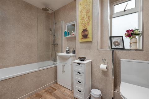 25 Thornfield Road, Darlington, DL3 9TQ