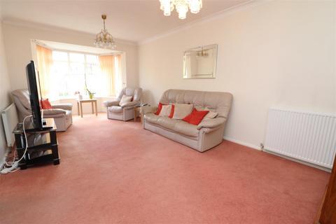 40 Craigmount, Radlett, WD7 7LW