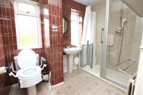 40 Craigmount, Radlett, WD7 7LW