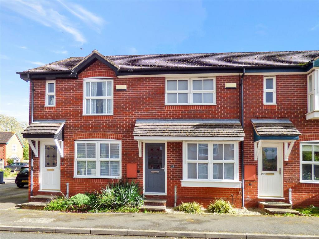 Elm Road, ShipstononStour 2 bed terraced house for sale £265,000