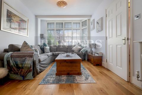 137 Mayfield Gardens, London, W7 3RA