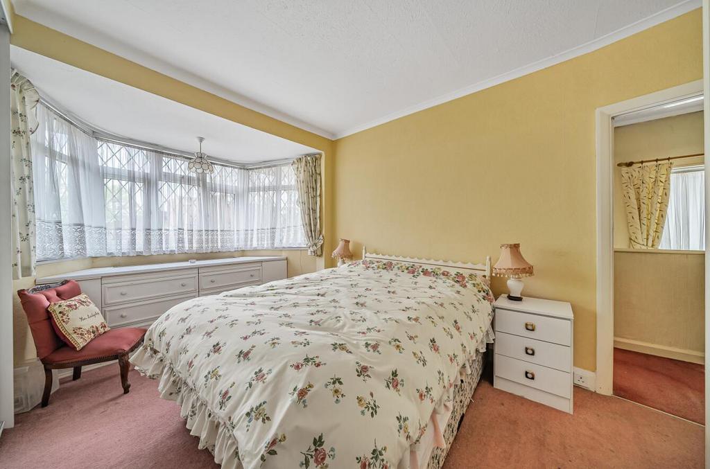 Bedroom 2 (main / front)