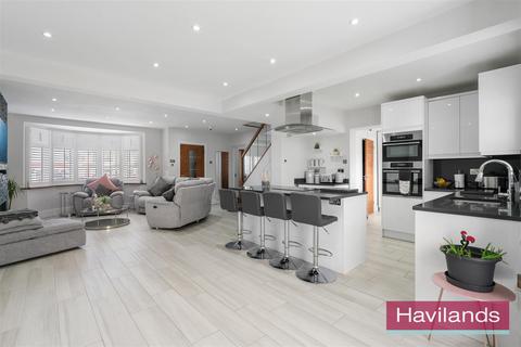 4 bedroom house for sale, Church Street, London