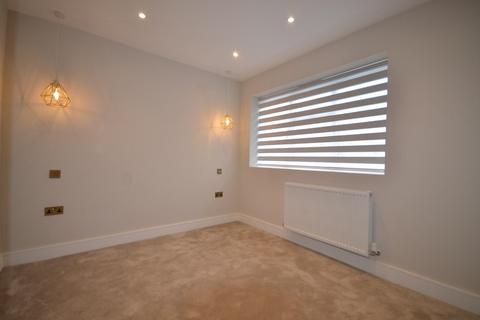 2 bedroom penthouse to rent, Lawns Court, The Avenue, Wembley