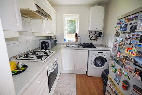2 bedroom flat for sale, Lydham Close, Redditch